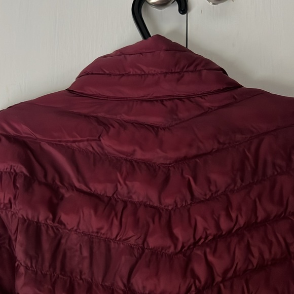 32 Degree Heat Light Weight Quilted Jacket Maroon and Black - Women’s M - Picture 13 of 16